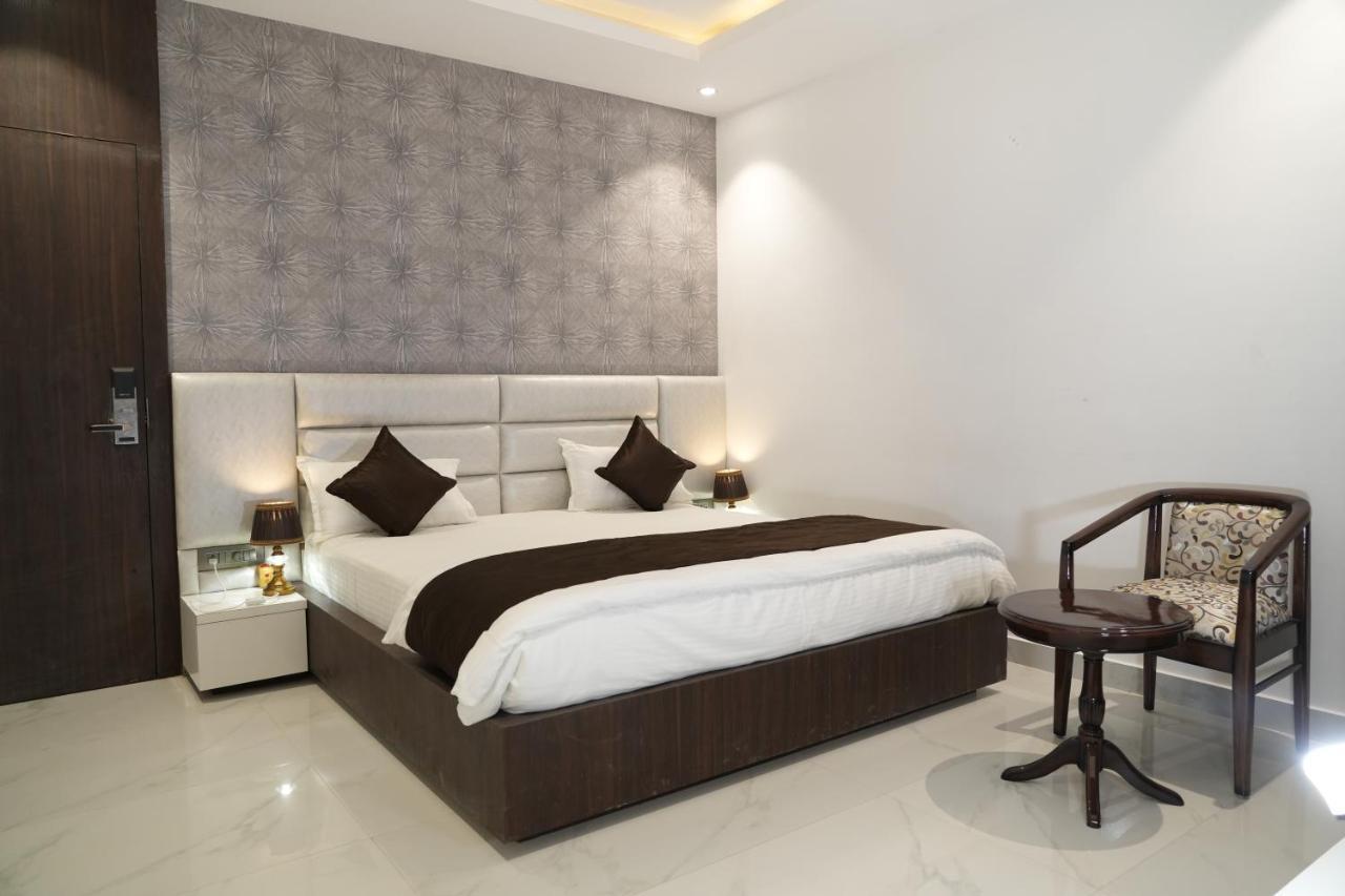 Royal Bliss Hotel Patna  Ngoại thất bức ảnh