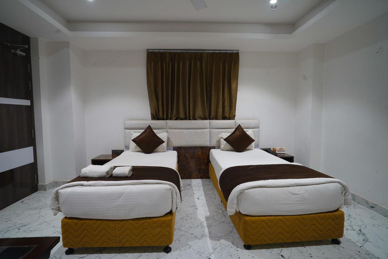 Royal Bliss Hotel Patna  Ngoại thất bức ảnh