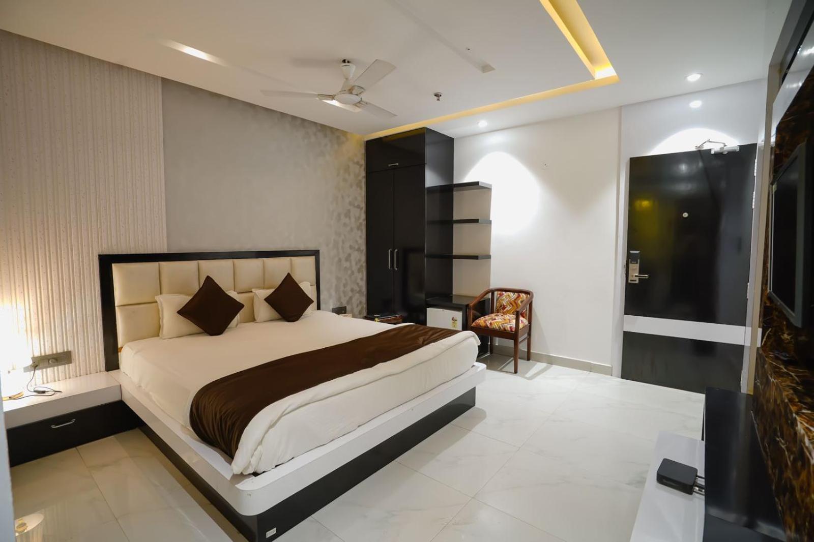 Royal Bliss Hotel Patna  Ngoại thất bức ảnh